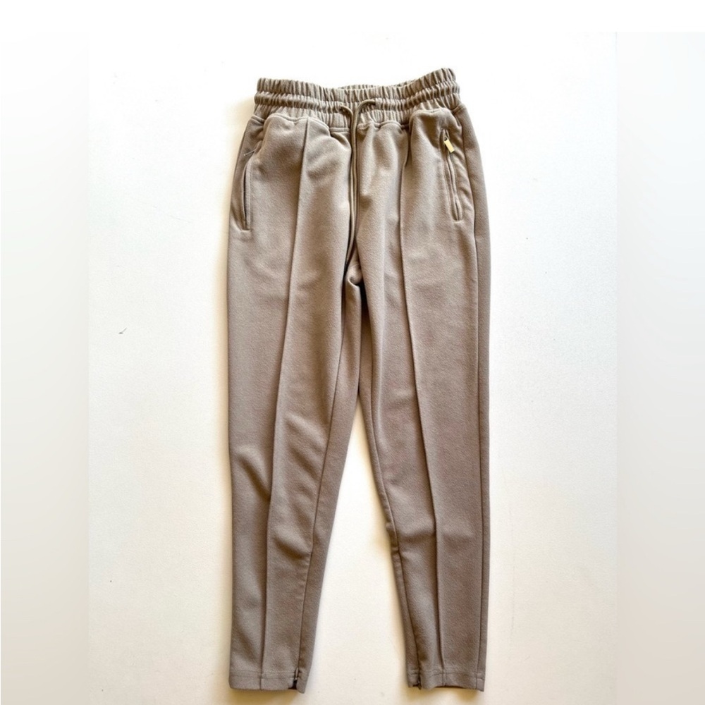 PORTOBELLO TEXTURED PLEATED PANT - STONE size small